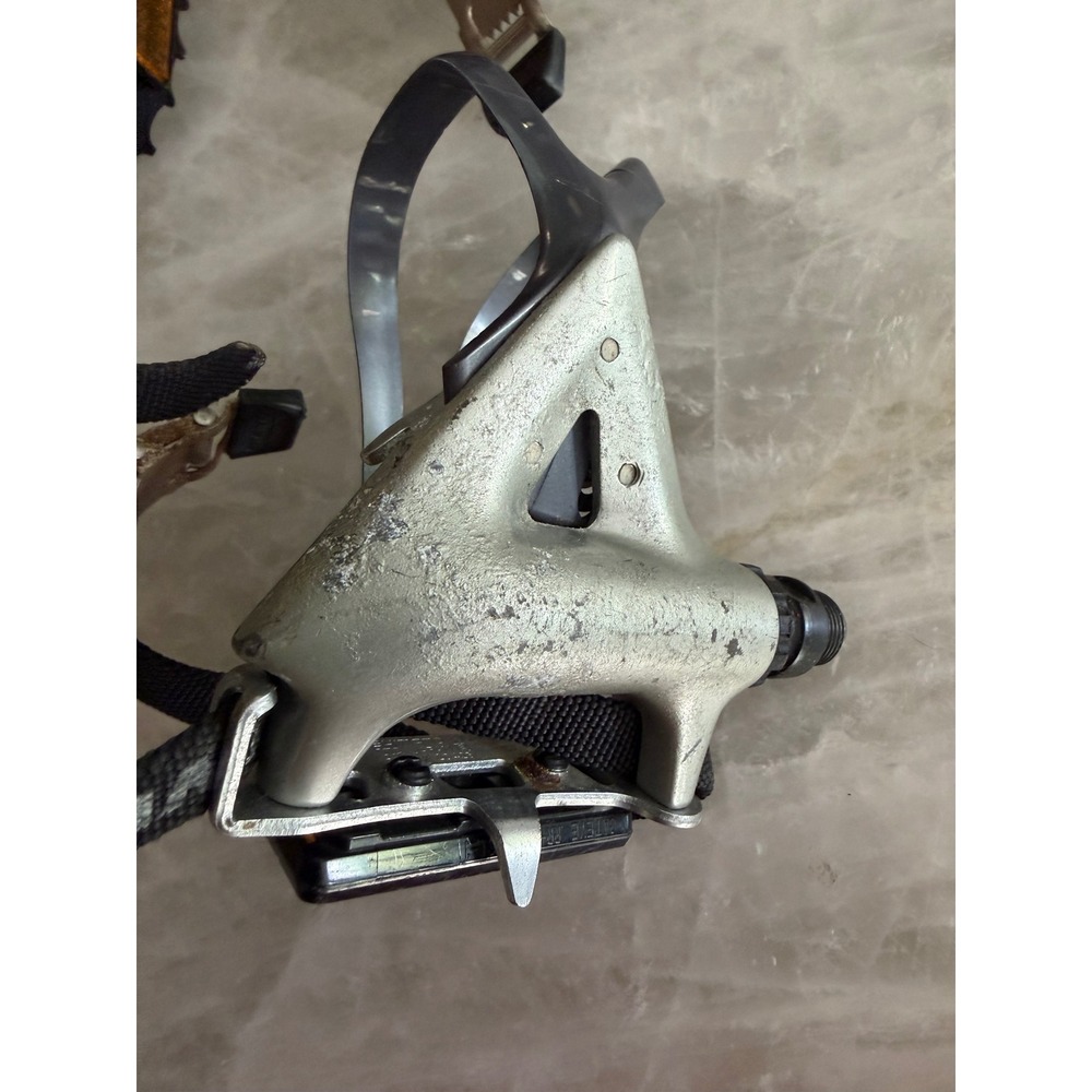 Shimano 105 Pd-1050 Pedals Road Bike Os Silver Toe Clips Straps Reflectors View 5